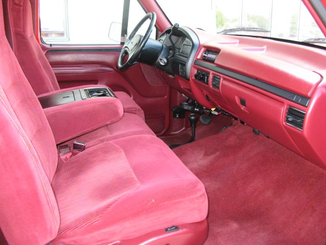 1997 Ford F250 S 2-door Hatchback