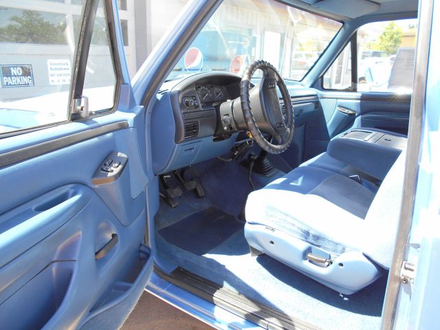 1997 Ford F250 S 2-door Hatchback