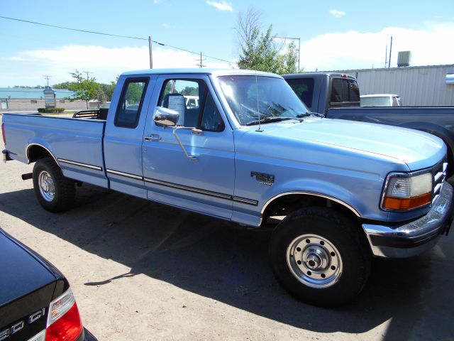 1997 Ford F250 S 2-door Hatchback