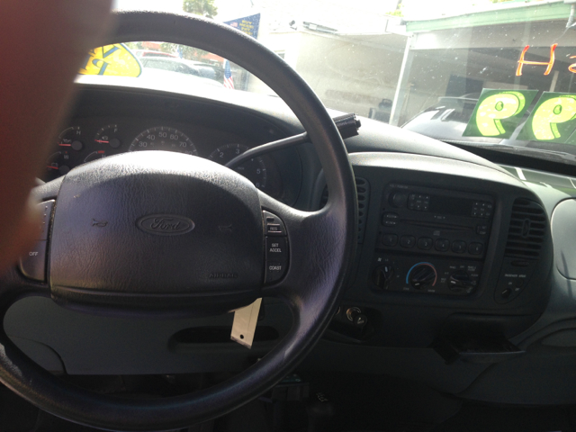 1998 Ford F250 XL 2WD Reg Cab