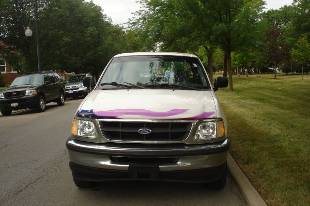 1998 Ford F250 SLE- 4X4