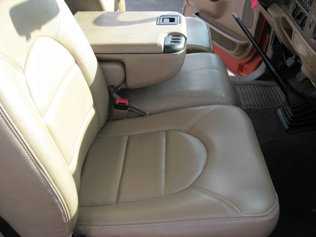 1999 Ford F250 FWD 4dr LS SUV