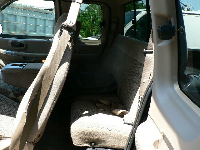 1999 Ford F250 XL 2WD Reg Cab