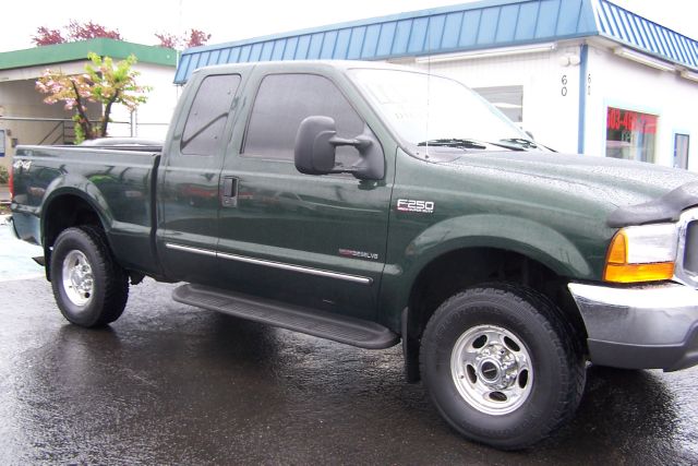 2000 Ford F250 Crew Cab 143.5 WB 4WD SLT