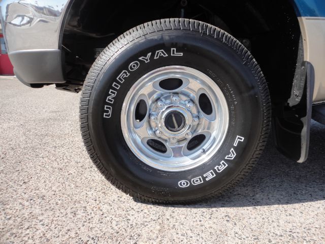 2000 Ford F250 EX W/ Navigation