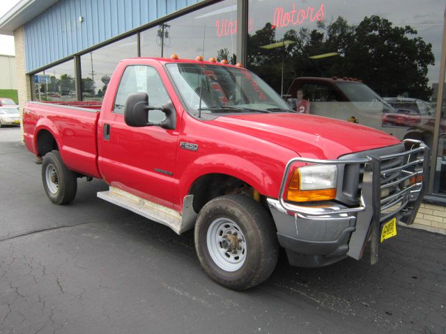 2001 Ford F250 Crew Cab Short Box 2-wheel Drive SLE