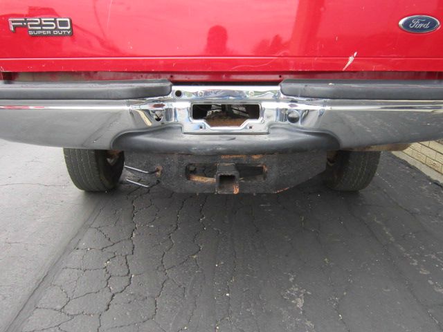 2001 Ford F250 Crew Cab Short Box 2-wheel Drive SLE