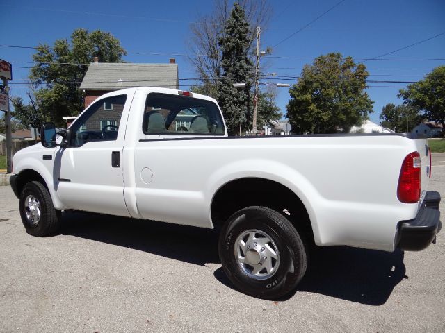 2001 Ford F250 Crew Cab Short Box 2-wheel Drive SLE