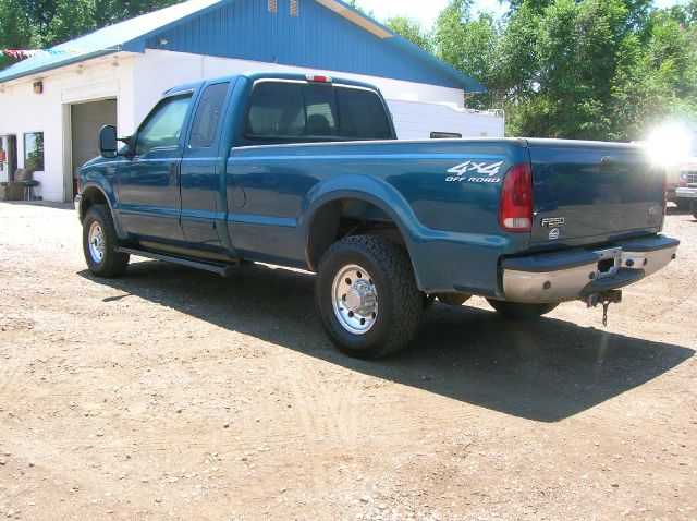 2001 Ford F250 SE Well Kept Alloy Wheels