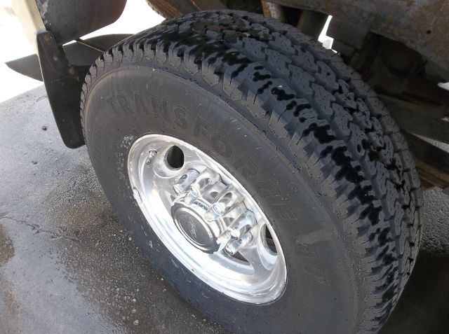 2001 Ford F250 EX W/ Navigation