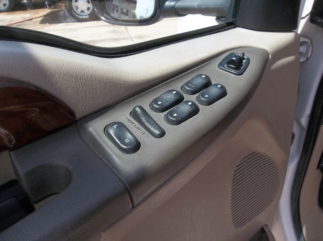 2001 Ford F250 EX W/ Navigation