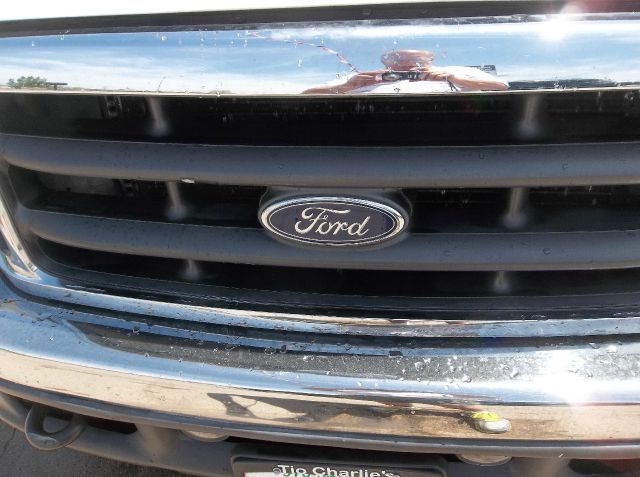 2001 Ford F250 EX W/ Navigation