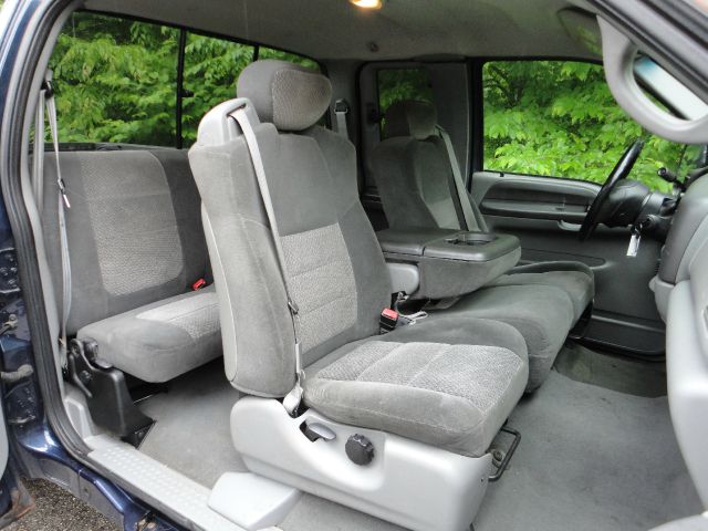 2002 Ford F250 XL 2WD Reg Cab