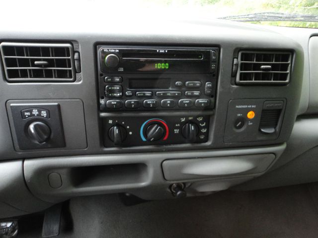 2002 Ford F250 XL 2WD Reg Cab