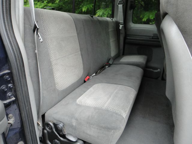 2002 Ford F250 XL 2WD Reg Cab