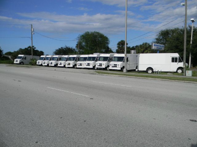 1996 Freightliner 700 Unknown