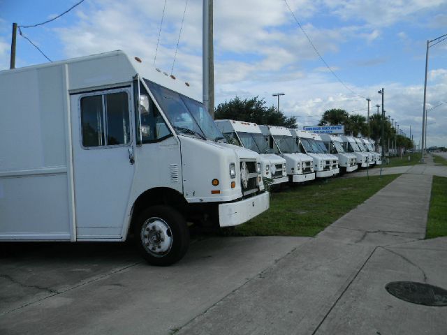 1996 Freightliner 700 Unknown