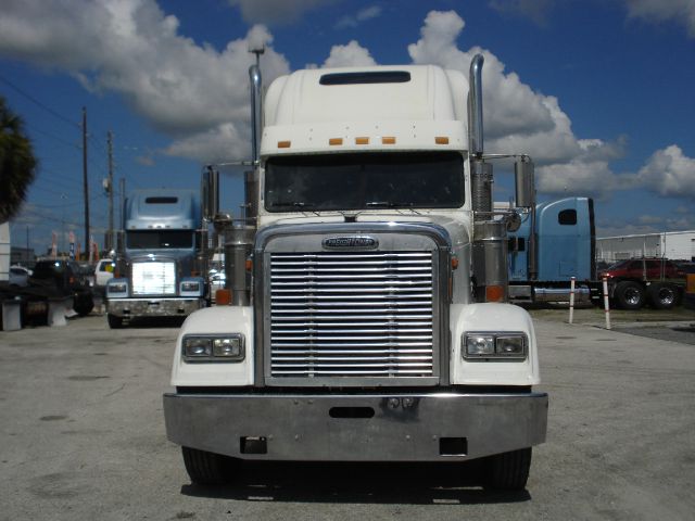 2003 Freightliner CLASSIC Sport 4WD