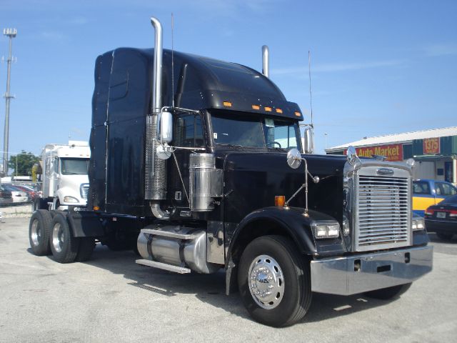2005 Freightliner CLASSIC Sport 4WD