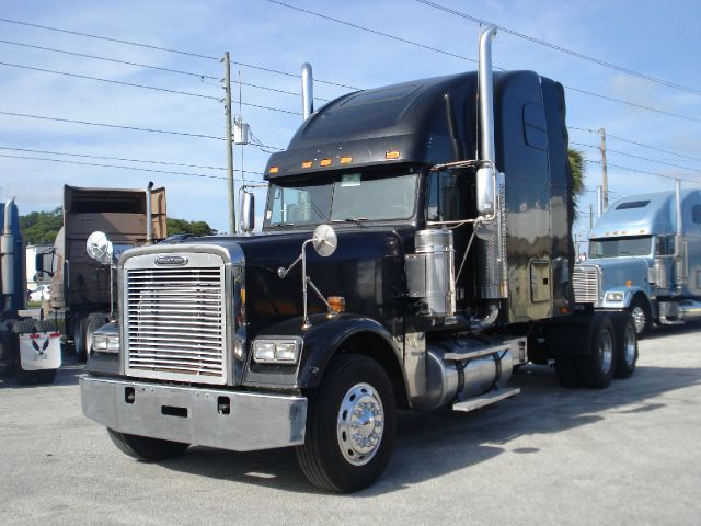 2005 Freightliner CLASSIC Sport 4WD