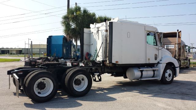 2002 Freightliner Columbia Unknown