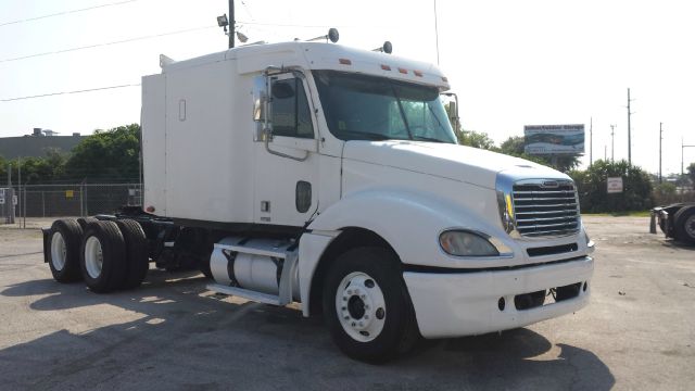 2002 Freightliner Columbia Unknown