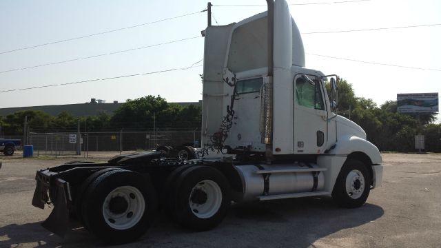 2004 Freightliner Columbia Unknown