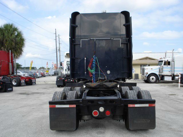 2007 Freightliner Columbia Unknown