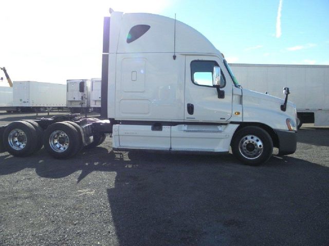 2011 Freightliner Cascadia Unknown
