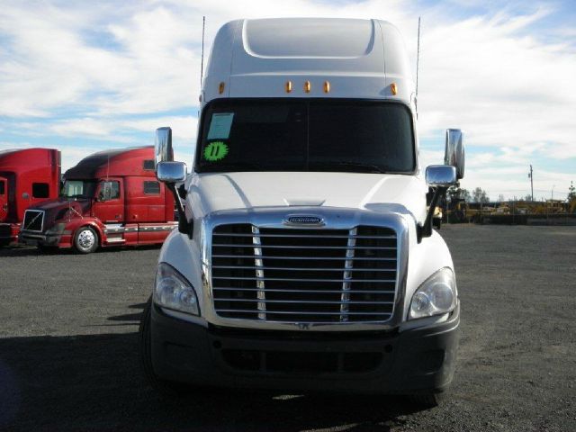2011 Freightliner Cascadia Unknown