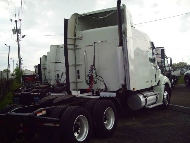 2006 Freightliner Columbia ES Leather Sunroof Power Doors
