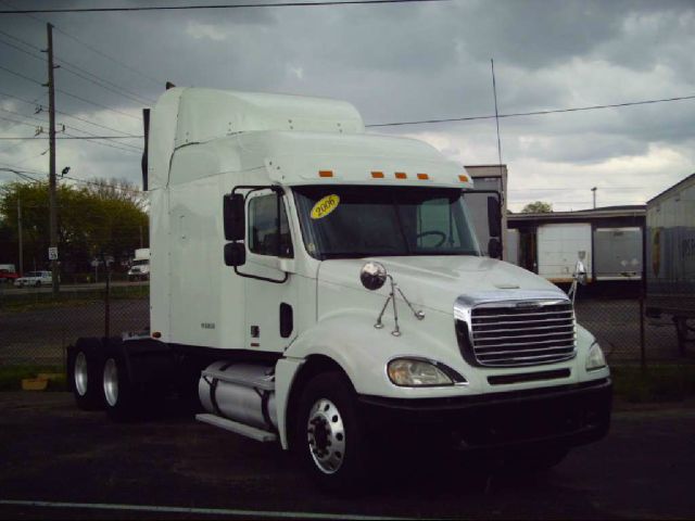 2006 Freightliner Columbia ES Leather Sunroof Power Doors