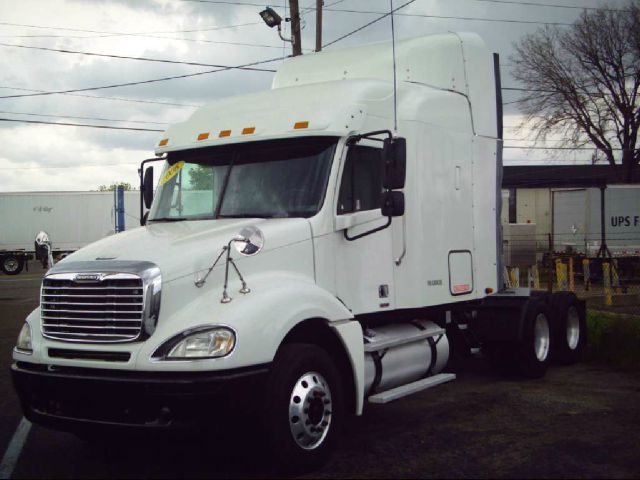 2006 Freightliner Columbia ES Leather Sunroof Power Doors