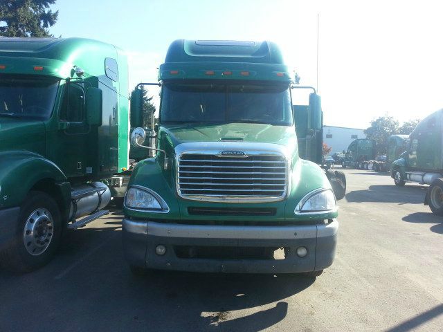 2006 Freightliner Columbia ES Leather Sunroof Power Doors