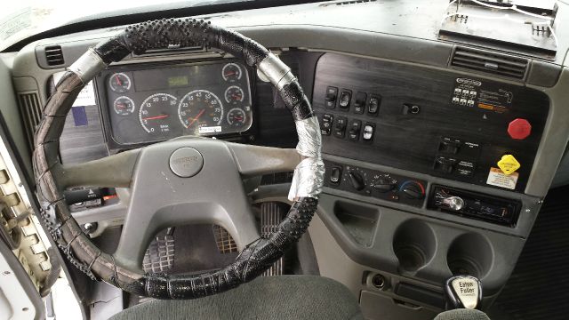 2003 Freightliner Columbian CL120 CXL Van