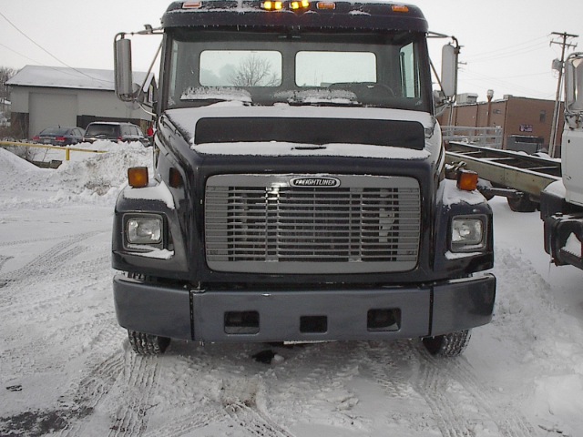 1997 Freightliner FL-70 DX X-cab4 W D