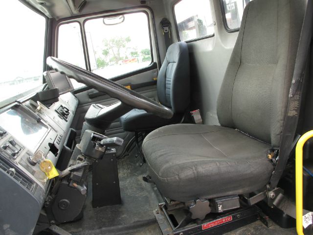 2001 Freightliner FL60 Unknown