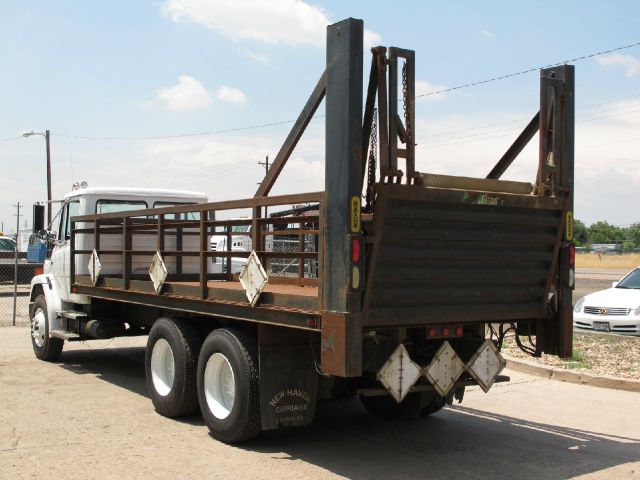 2001 Freightliner FL80 Unknown