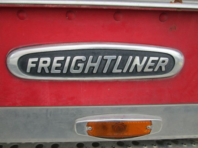1999 Freightliner FLD120 Unknown