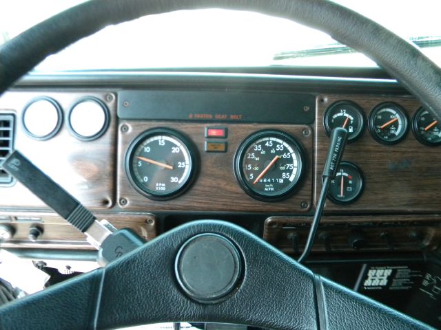 2000 Freightliner FLD120 Unknown