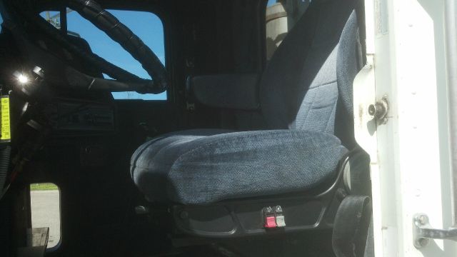 2001 Freightliner FLD 120 Hauler