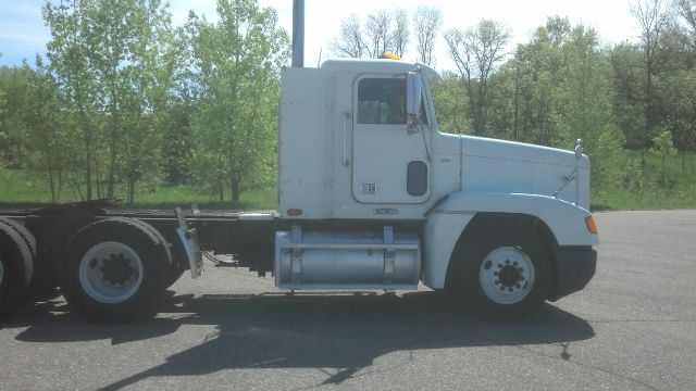 2001 Freightliner FLD 120 Hauler