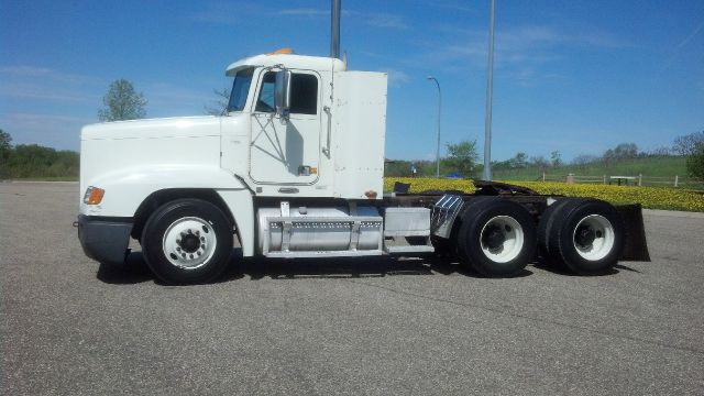 2001 Freightliner FLD 120 Hauler