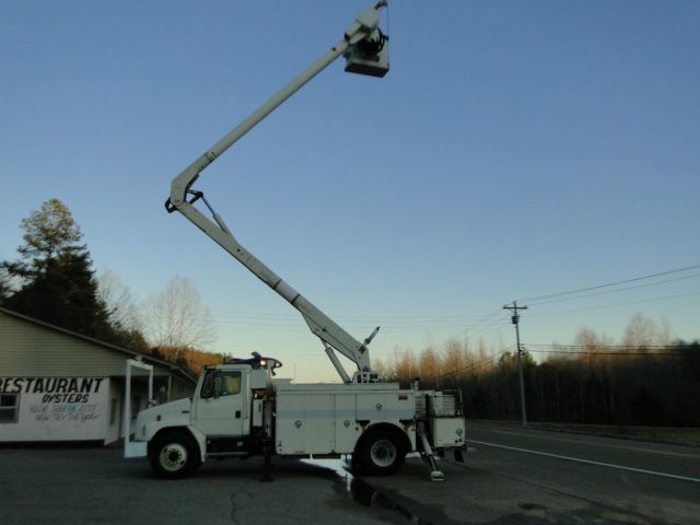 1998 Freightliner FL 70 3.7L Technology Pkg AWD