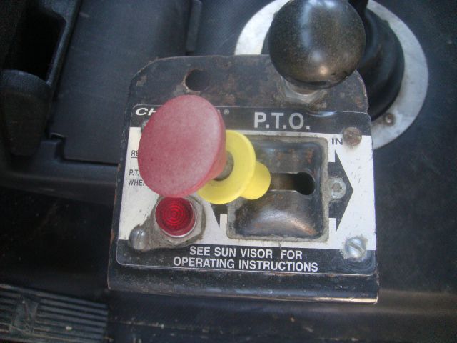 2000 Freightliner FL 70 Unknown