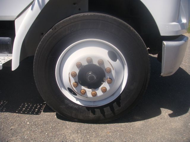 2000 Freightliner FL 70 Unknown