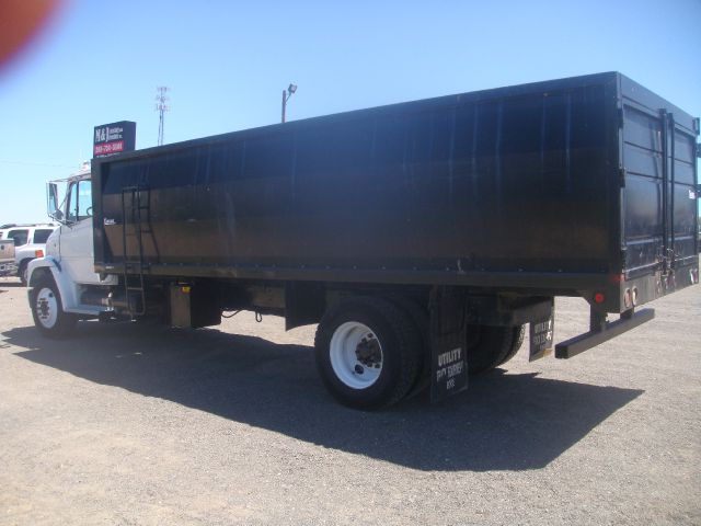 2000 Freightliner FL 70 Unknown