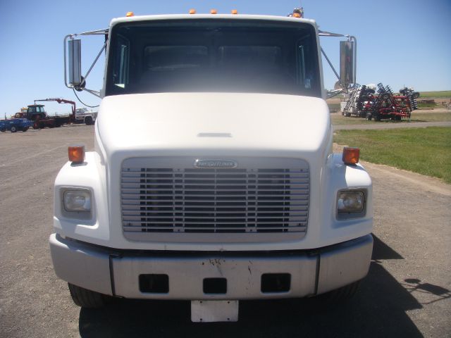 2000 Freightliner FL 70 Unknown
