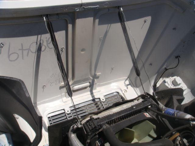 2000 Freightliner FL 70 Unknown