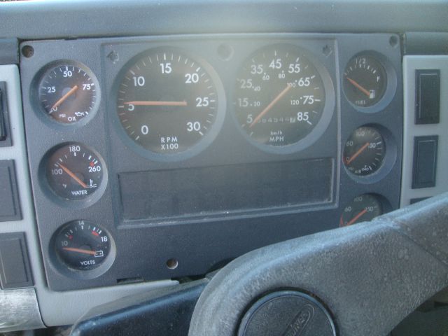 2000 Freightliner FL 70 Unknown
